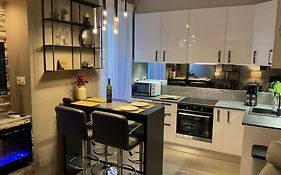 Bella Campagna - Luxury Two Bedroom Apartment